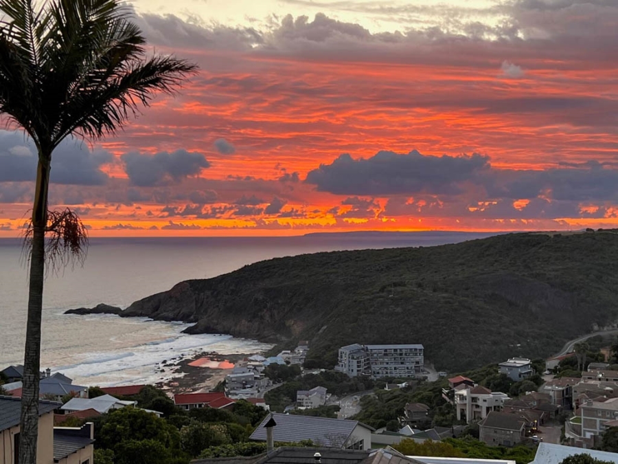 8 Bedroom Property for Sale in Herolds Bay Western Cape